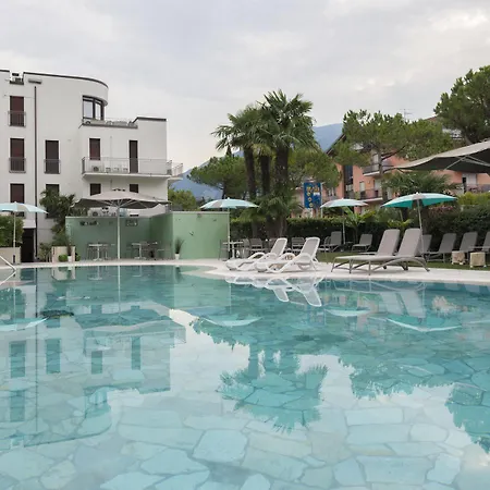Bristol Hotel 3*